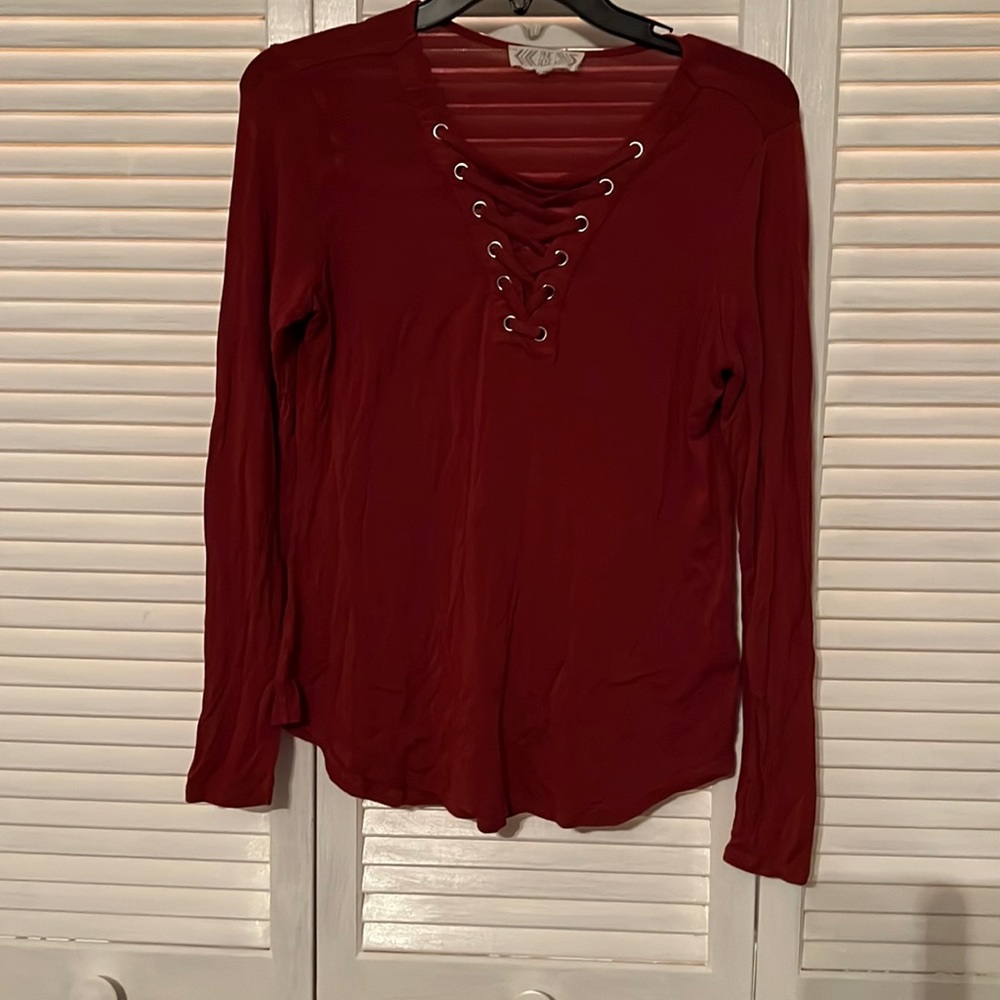Long sleeve shirt with tie front details